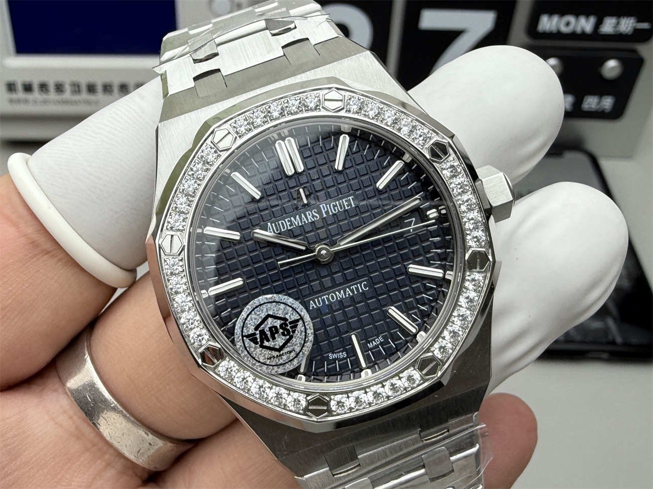 Audemars Piguet 15451 Royal Oak 37mm Blue Dial Replica Watch – Diamond Bezel Luxury Steel Sports Model