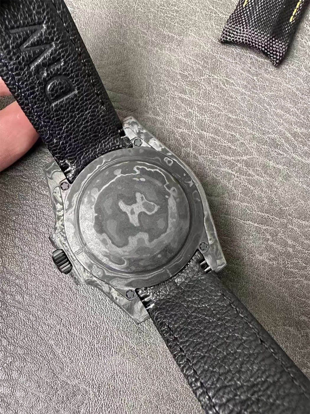 DiW Carbon Yellow Submariner – VSF 40mm Forged Carbon (VS3135)