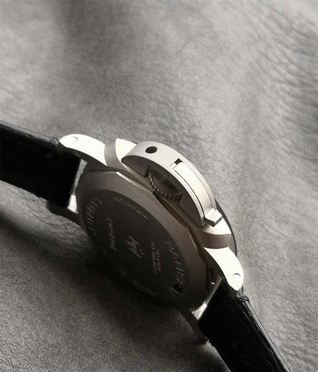 VSF Panerai PAM01279 – 42mm Titanium Luminor GMT Blue Sunburst Dial Replica