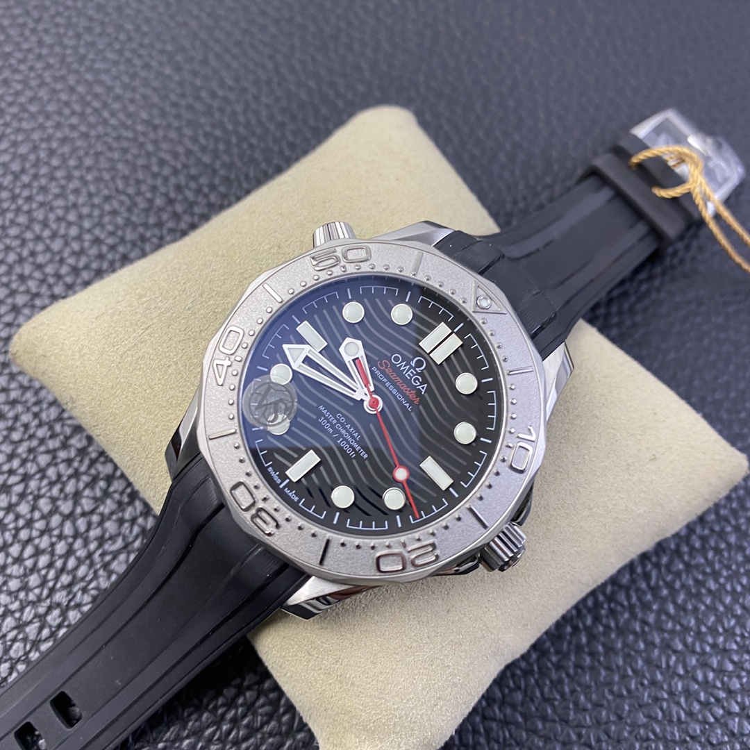 VSF Seamaster 300M Grey Dial Replica – 42mm Stainless Steel Diver Watch
